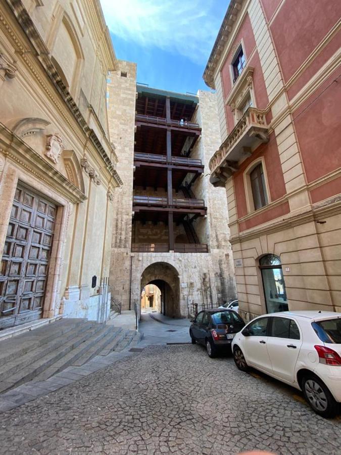 Cuore Del Centro Storico Каляри Екстериор снимка